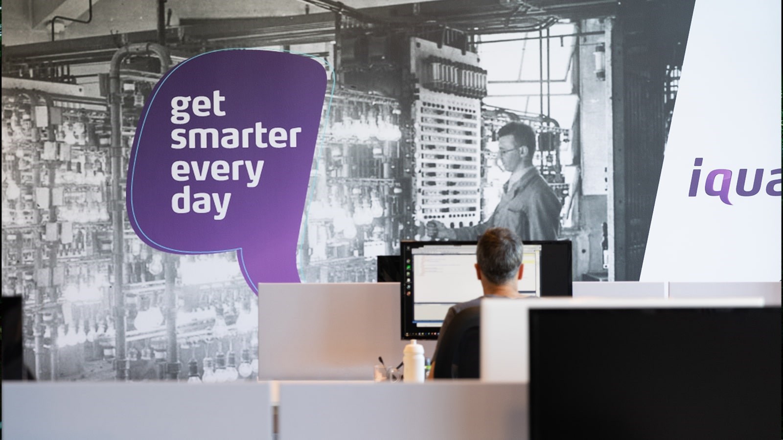 image of get smarter everyday office.