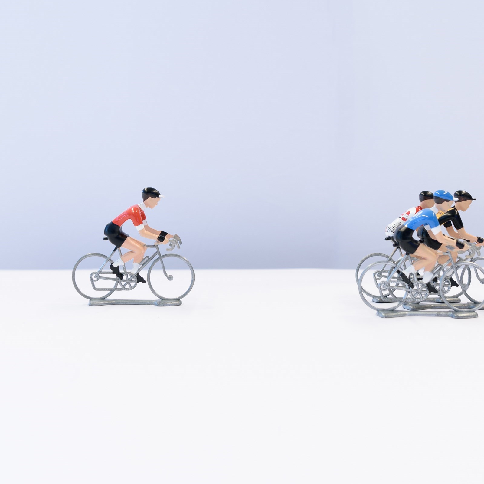 Wielrenner raakt achter en er vormt een "gap".